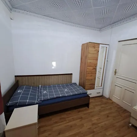 Almas Vendeghaz Apartment