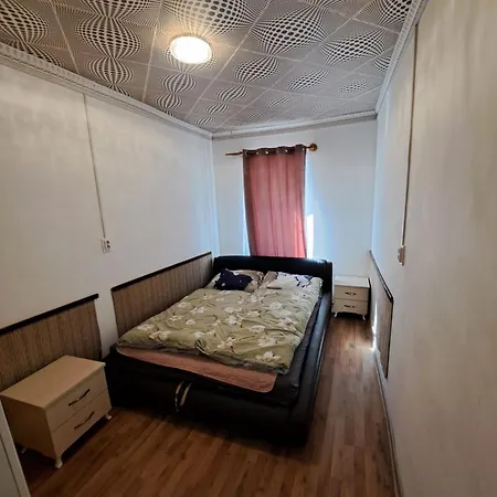 Almas Vendeghaz Apartment Tiszaújváros